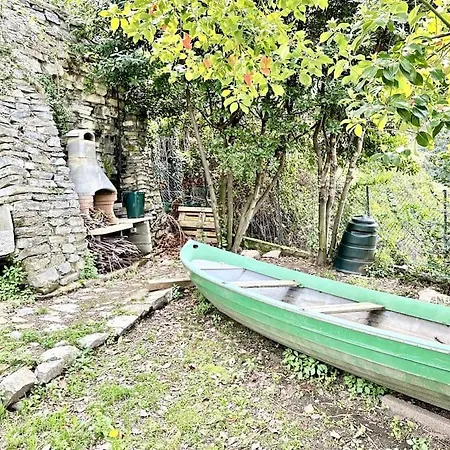 Free Parking Relax In The Magic Garden Apartment *